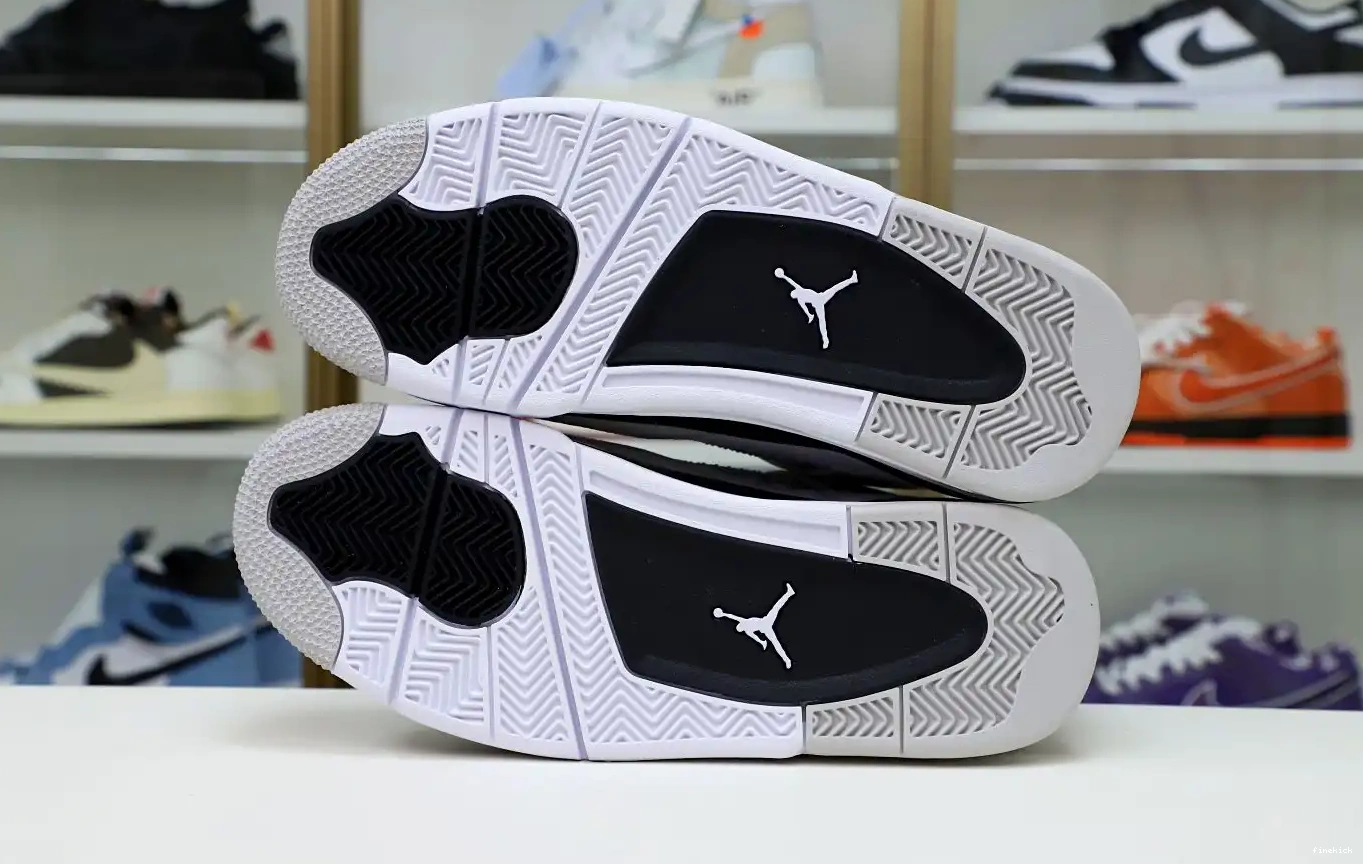 AIR BLACK 4 JORDAN MILITARY 0419